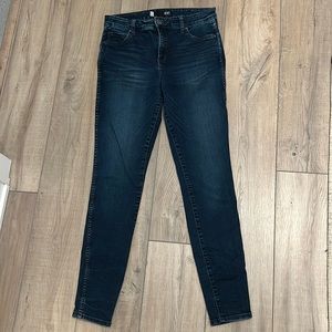 Women’s skinny jeans